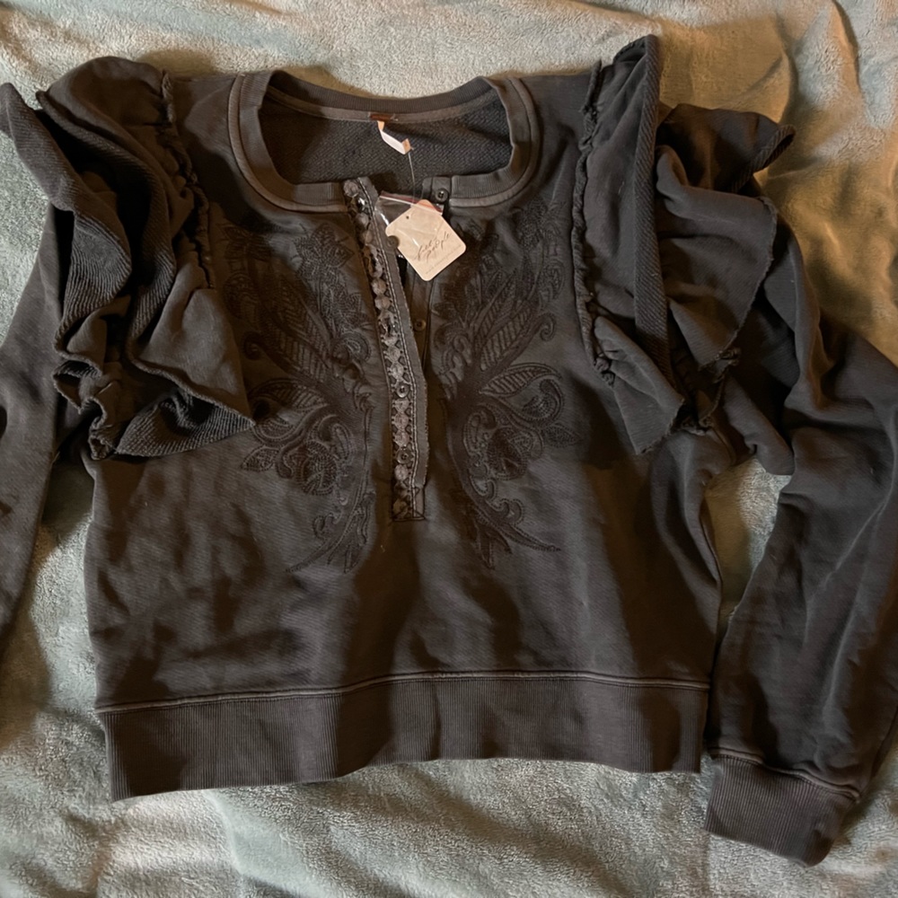 Free People. Nwt. Size small. Sweatshirt.